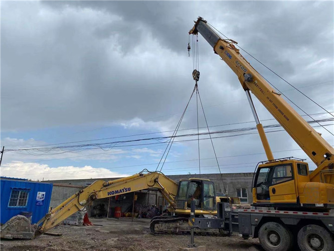 海珠区25吨吊车的工作半径是多少？