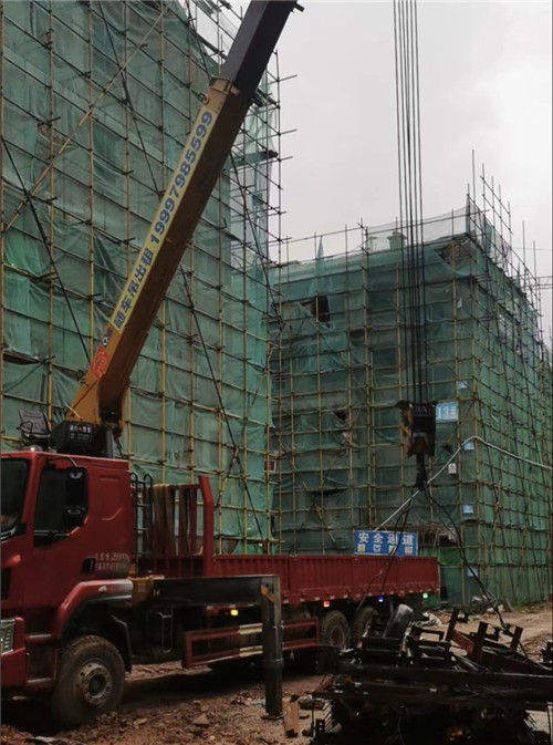 海珠区“慢工细活”—— 吊车的 “微动控制” 技术